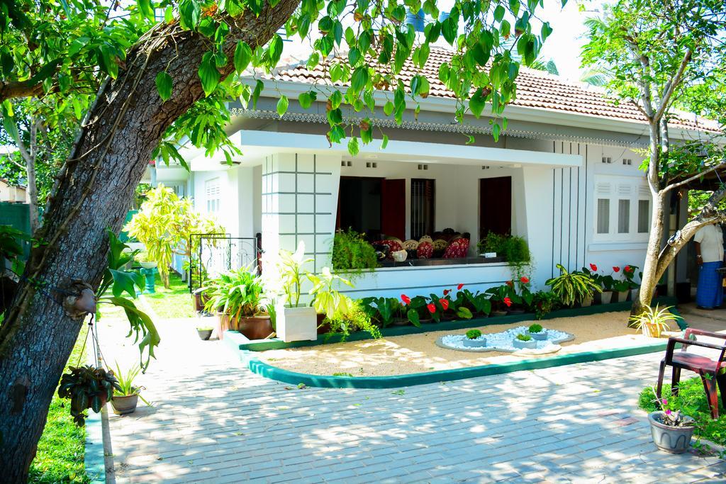 Mama Beach Villa Negombo Buitenkant foto